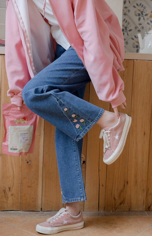 Tulip Tips Embroidered Jeans (2 Colors)