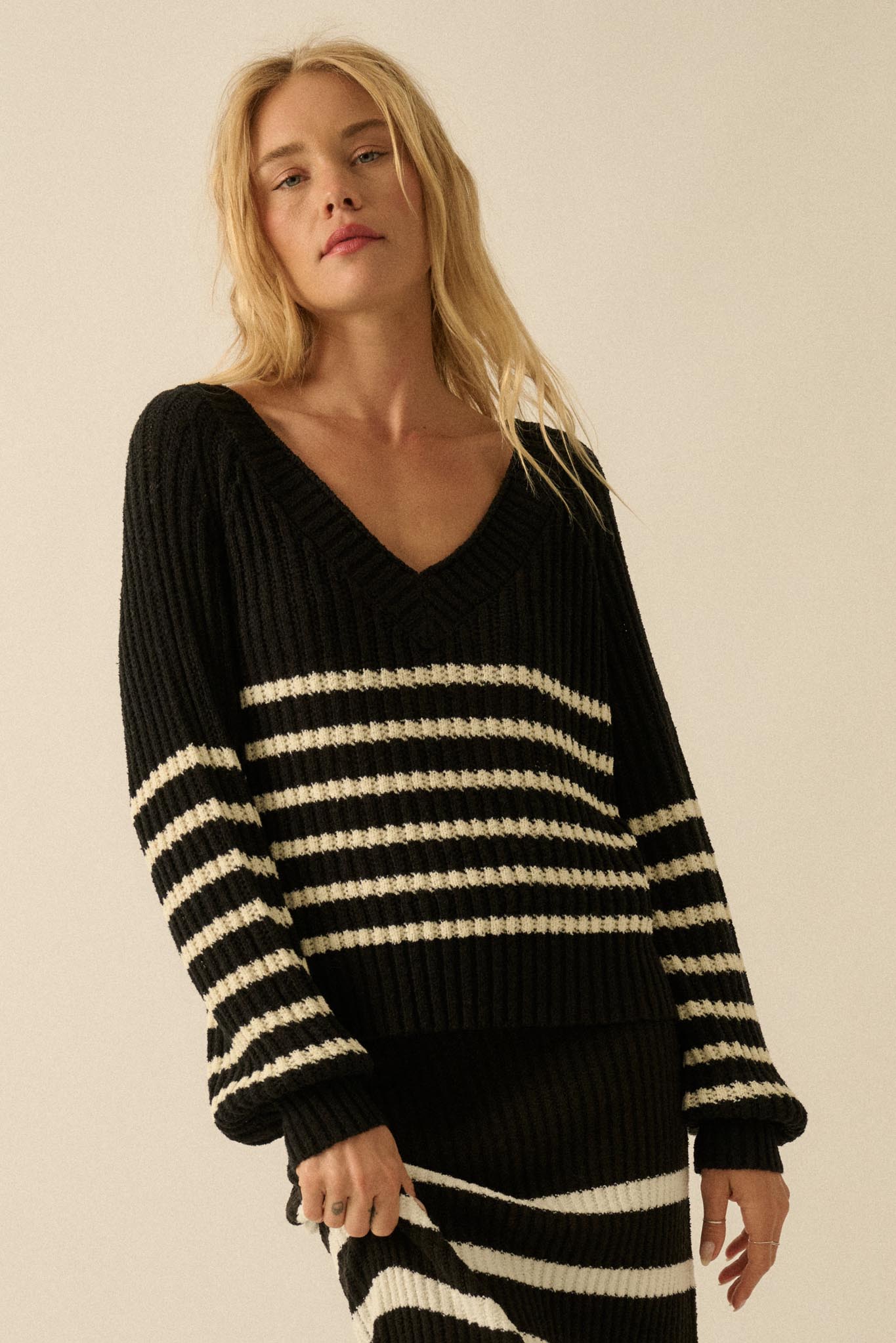Promise the Label Striped Rib-Knit V-Neck Sweater - ShopPromesa