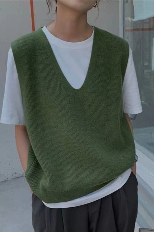 Fashionable Sleeveless Knit Sweater
